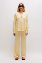 Load image into Gallery viewer, Σατέν πουκάμισο - Κίτρινο